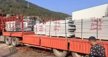 林芝 芝麻灰花岗岩光面毛板出货日常