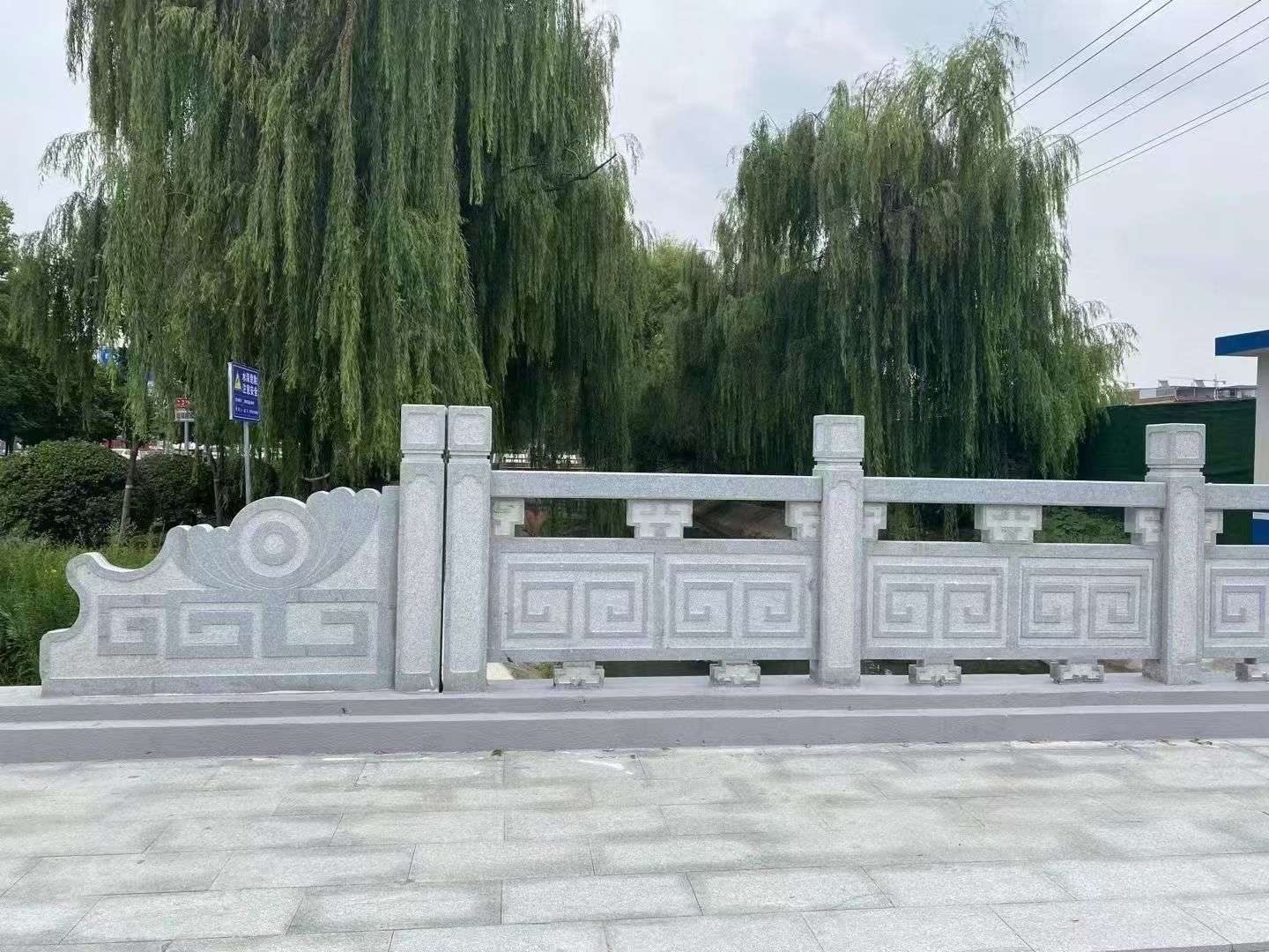 林芝 芝麻灰桥栏杆、河道栏杆安装效果